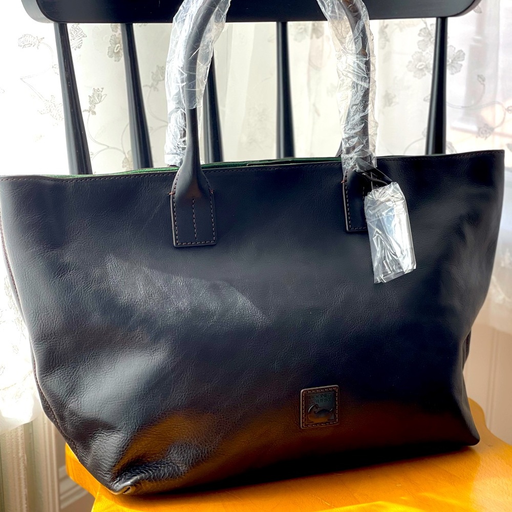Dooney & Bourke, Florentine Medium Russel Black Bag, GORGEOUS, GIFT QUALITY, NWT